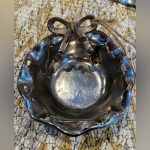 Wellesley Manor Metal Bow bowl, 5” diameter,  NWT